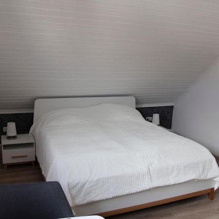 Privatzimmer Mit Eigenem Bad Und Kueche Burgwedel  Esterno foto